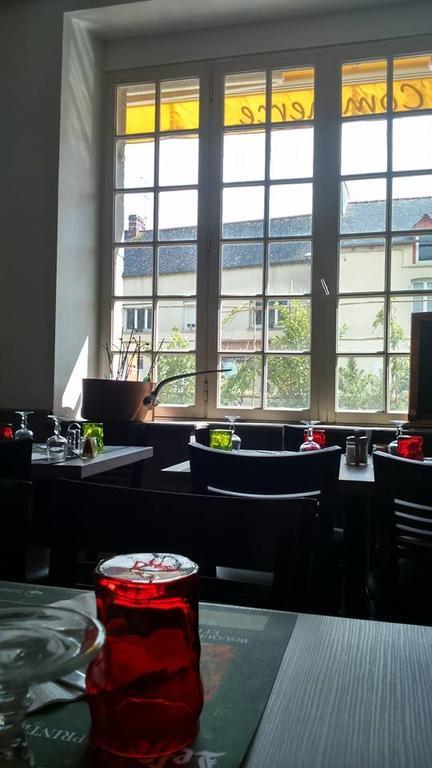 Hotel Restaurant Du Commerce La Gouesnière Dış mekan fotoğraf