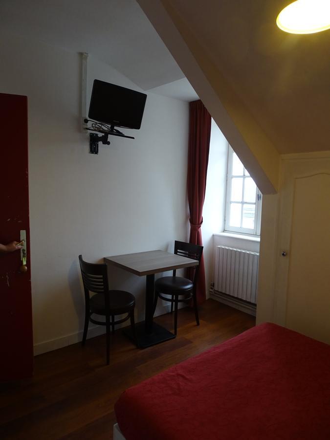 Hotel Restaurant Du Commerce La Gouesnière Oda fotoğraf