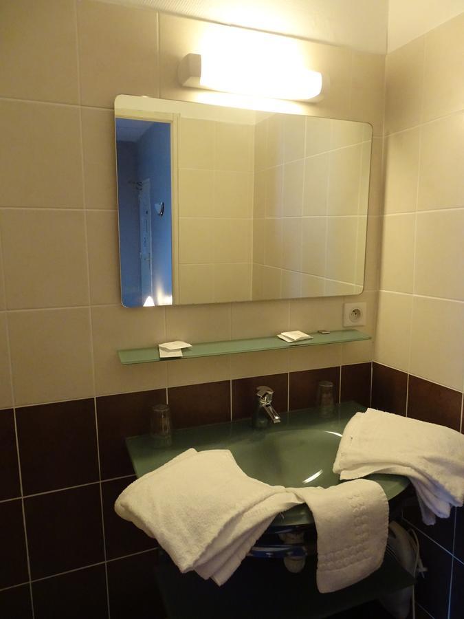 Hotel Restaurant Du Commerce La Gouesnière Dış mekan fotoğraf