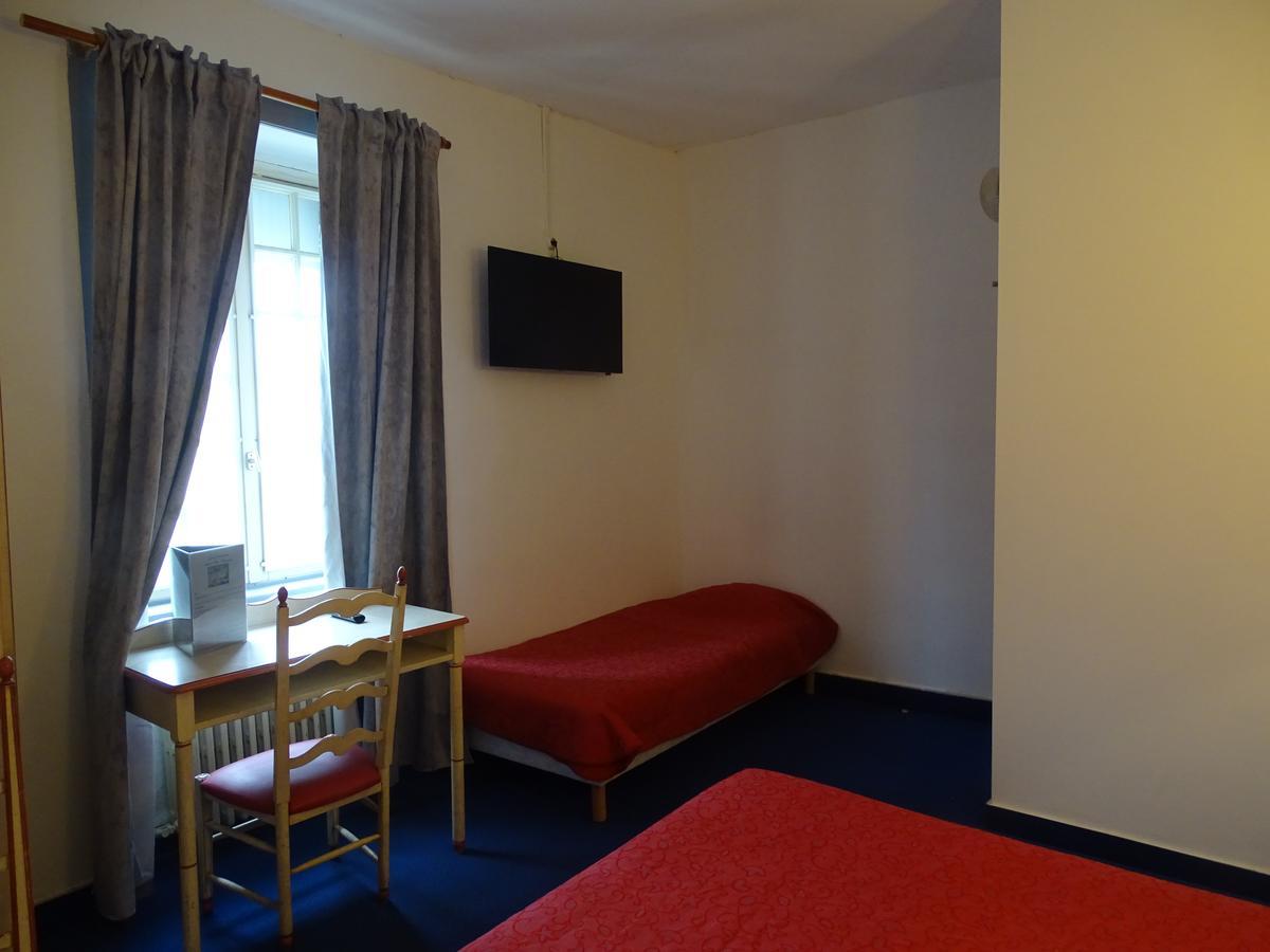 Hotel Restaurant Du Commerce La Gouesnière Dış mekan fotoğraf